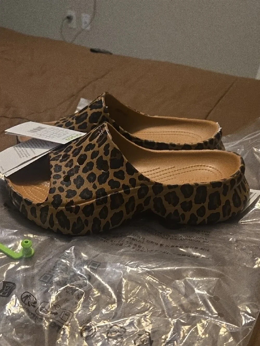 CROCS Woman Bae Animal Slide Sandals Platforms  Leopard Brown